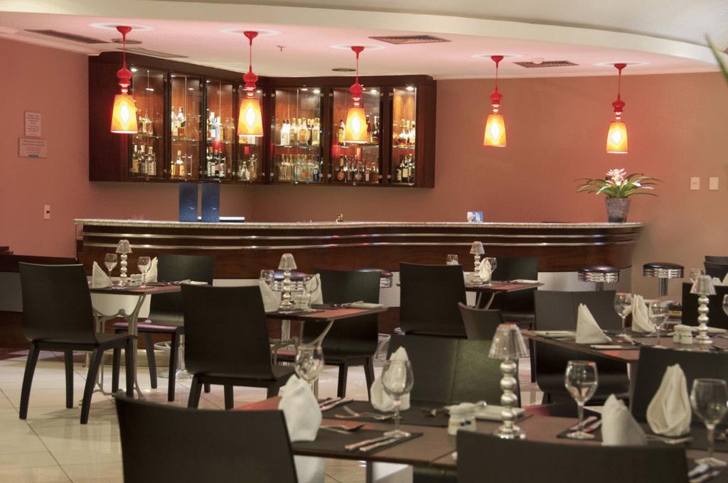Comfort Suites Vitoria Nhà hàng bức ảnh